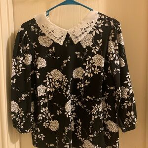 Floral Black and White Women's Top, no size listed but fits as S.